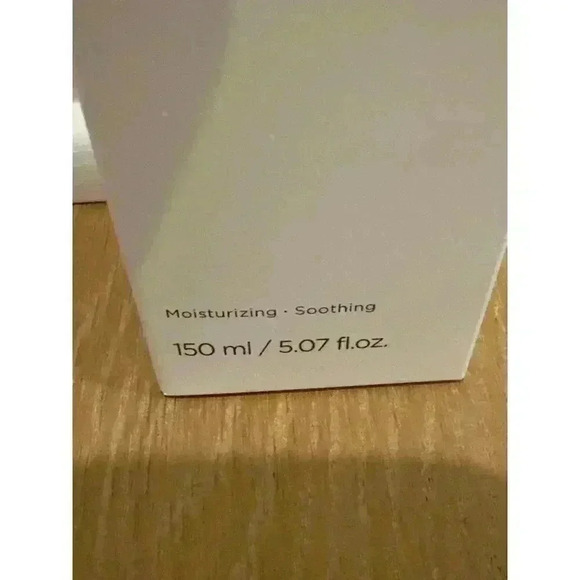 TIRTIR Milk Skin Toner - 150ml - Picture 3 of 8